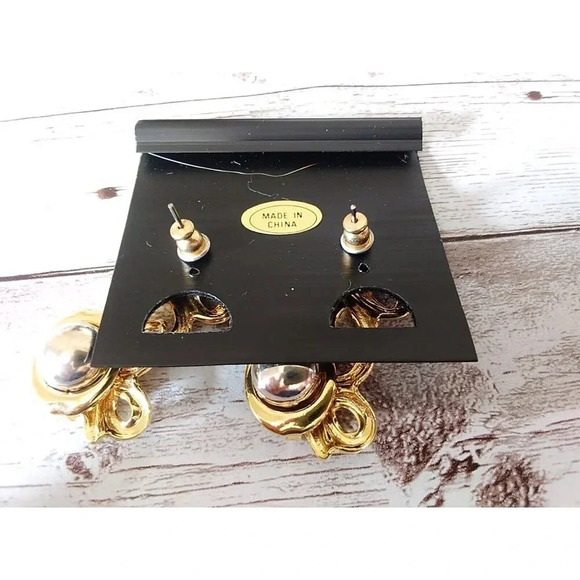 Gorgeous Gold and Silver Tone Ornamental Drop Earrings - Picture 3 of 3